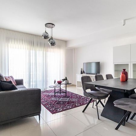 Stylish 1 Bedrooms Parking At City Gate Yerusalem Bagian luar foto