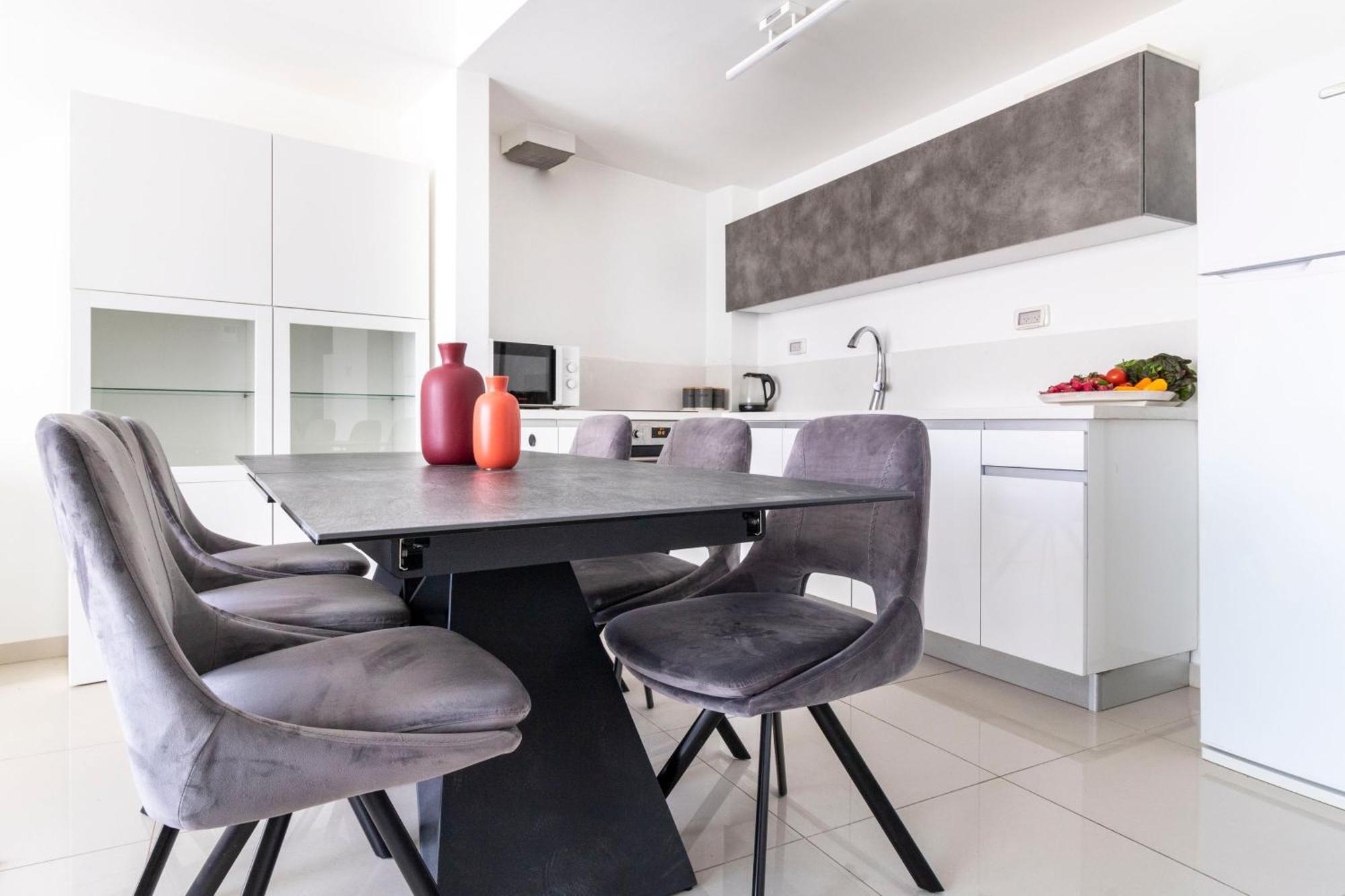 Stylish 1 Bedrooms Parking At City Gate Yerusalem Bagian luar foto