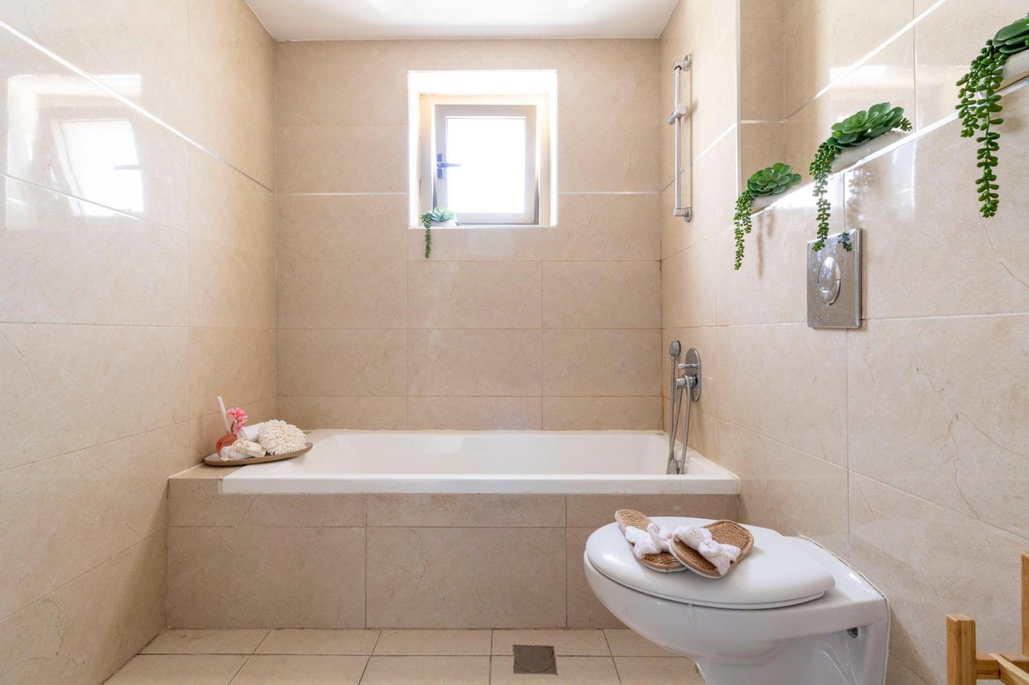 Stylish 1 Bedrooms Parking At City Gate Yerusalem Bagian luar foto